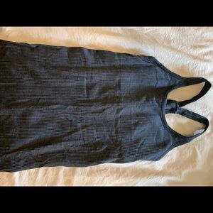 lulu top with built in bra